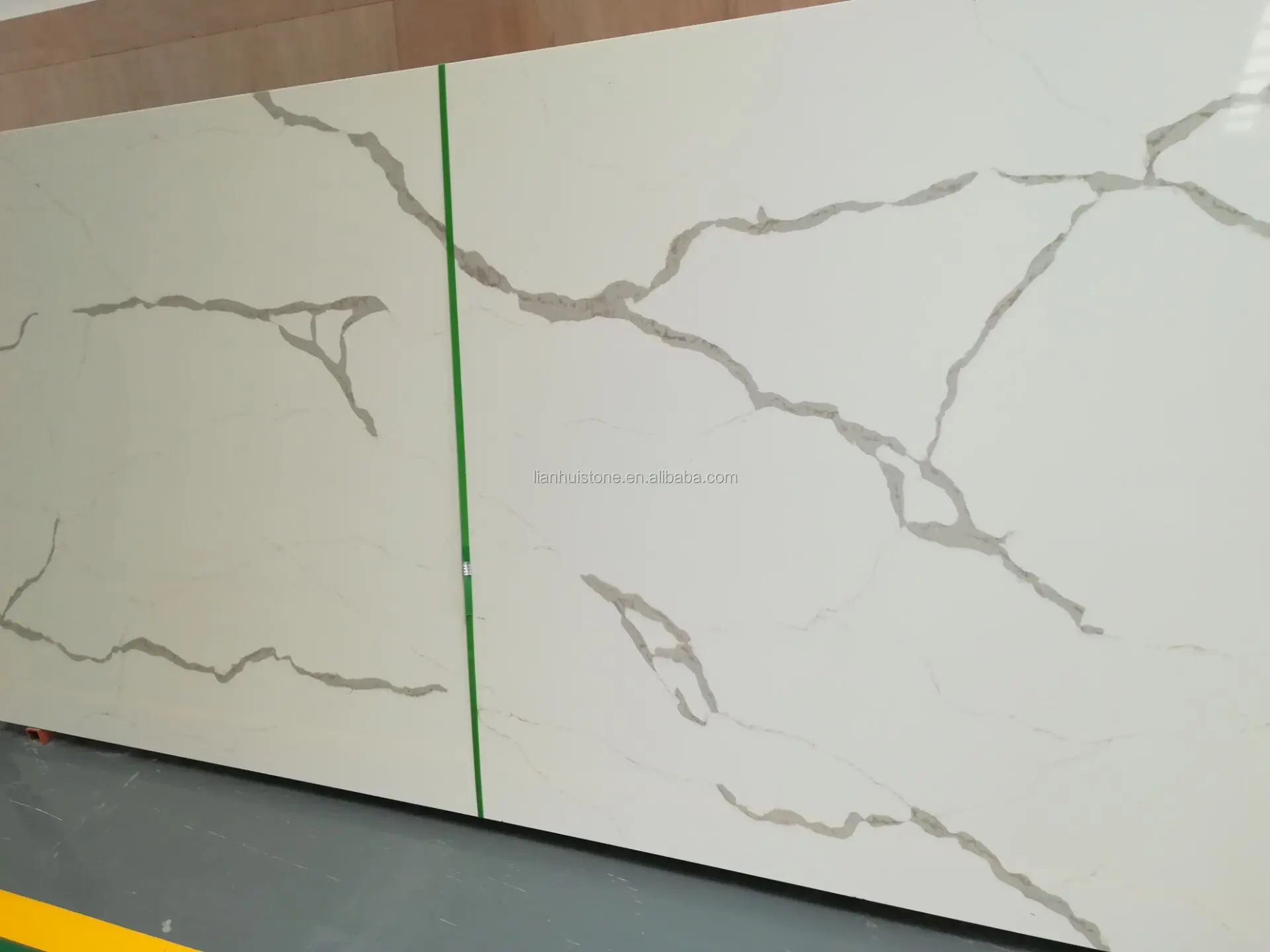 calatata white quartz3.jpg