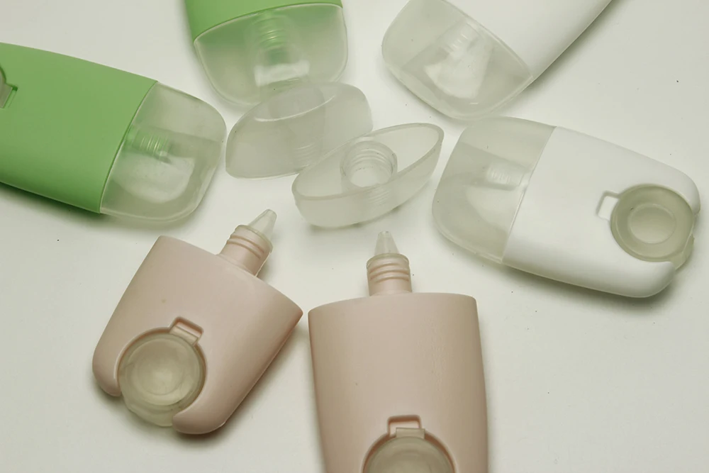 PE-001(8) bb cream tube