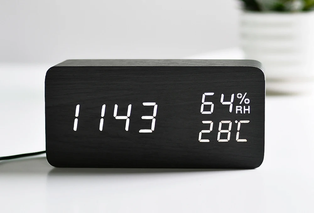 Часы с умным будильником. Цифровой настольный будильник LCD Digital Clock. Электронные часы Alarm Clock. Электронные часы настольные современные. Умные настольные часы.