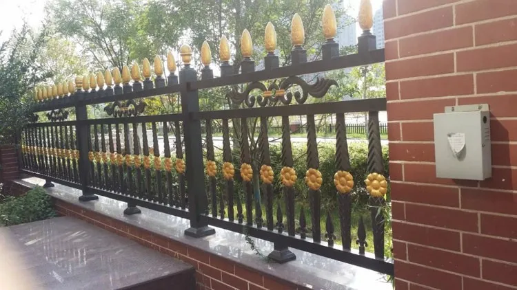 ¿diseño Moderno De Aluminio Fundido Borde Cerca Perfil Patio Cerca Con