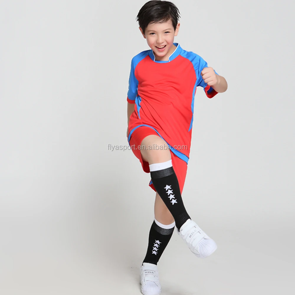 En blanco de alta calidad niños uniformes de fútbol venta al por mayor de los hombres de ...