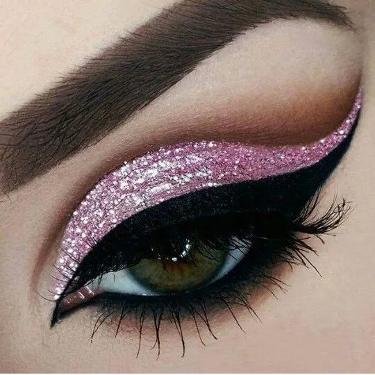Resultado de imagen de maquillajes de ojos con brillo
