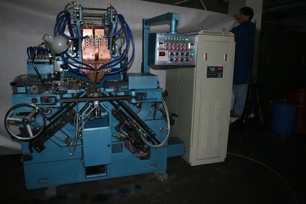 80grade Chain Link Machine Welding Machine 611mm Chain Making Machine