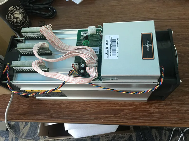 2 асика. ASIC s9. Antminer s9. Bitmain Antminer ASIC s9 ref 14 th майнер с9. Габариты асика с9.