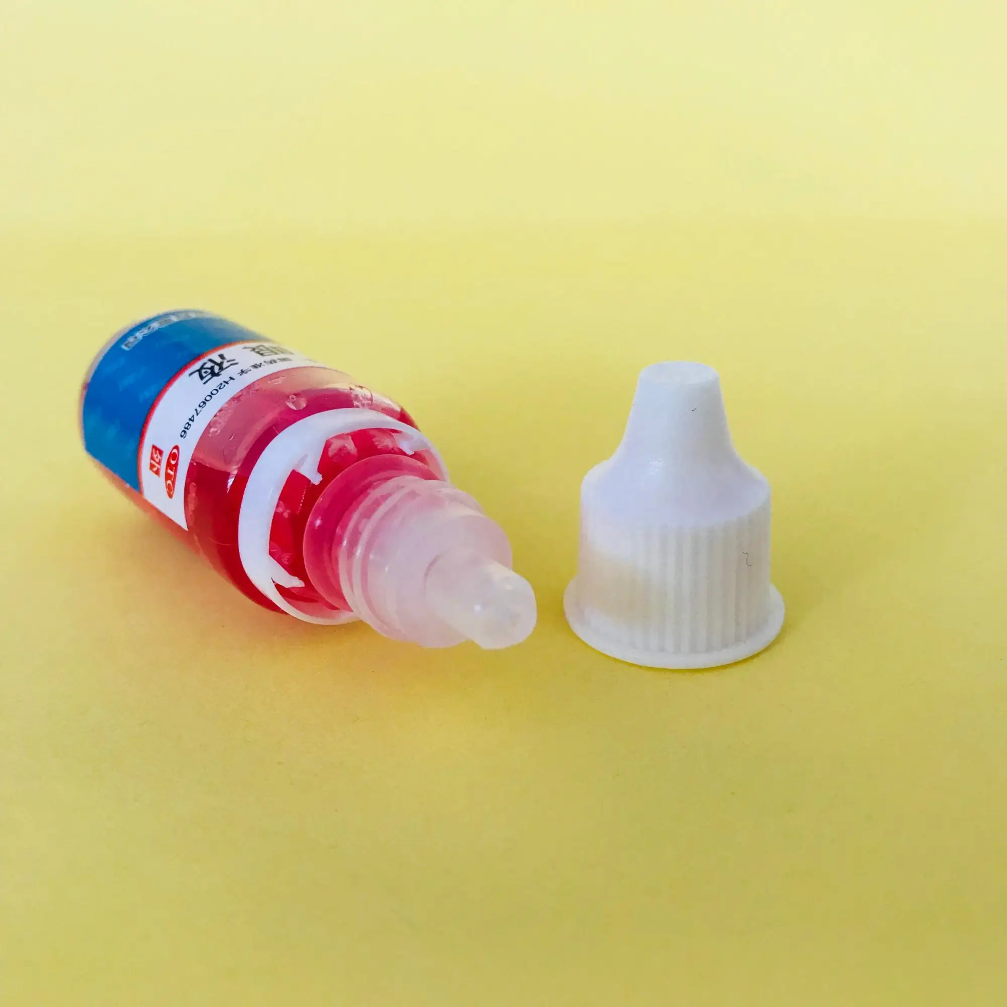 Naphazoline Hydrochloride Chlorphenamine Maleate And Vitamine B12 Eye