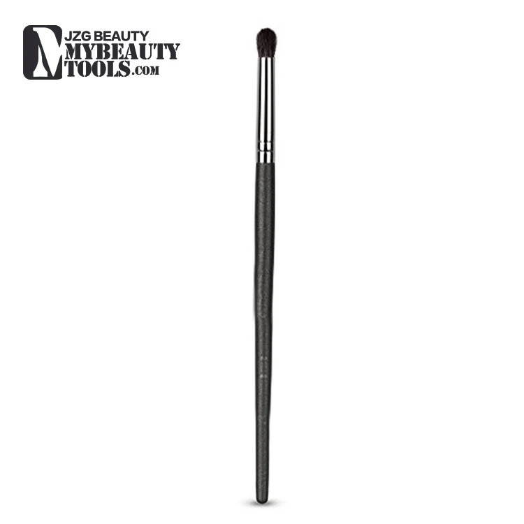 eyeshadow blending brush.jpg