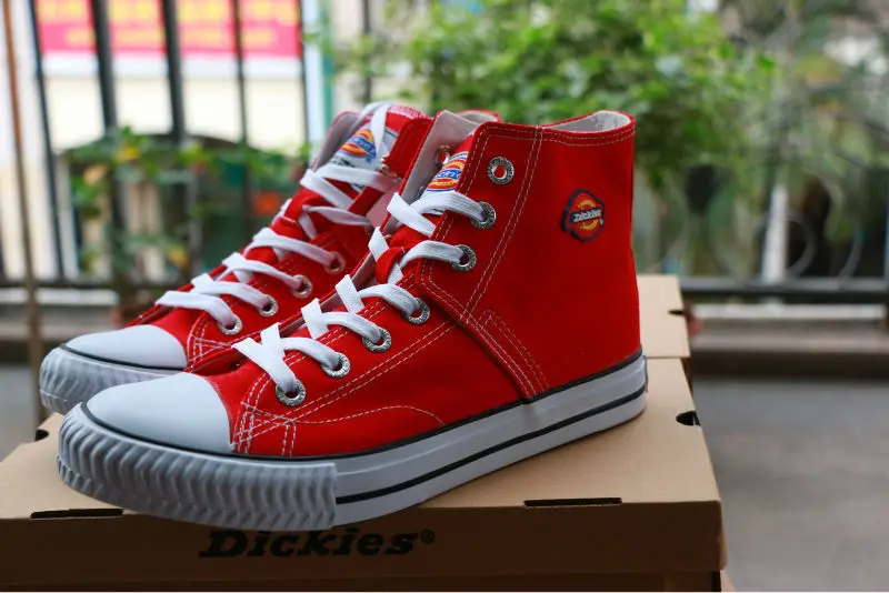 Latest men's flat vulcanized shoes with canvas casual shoes