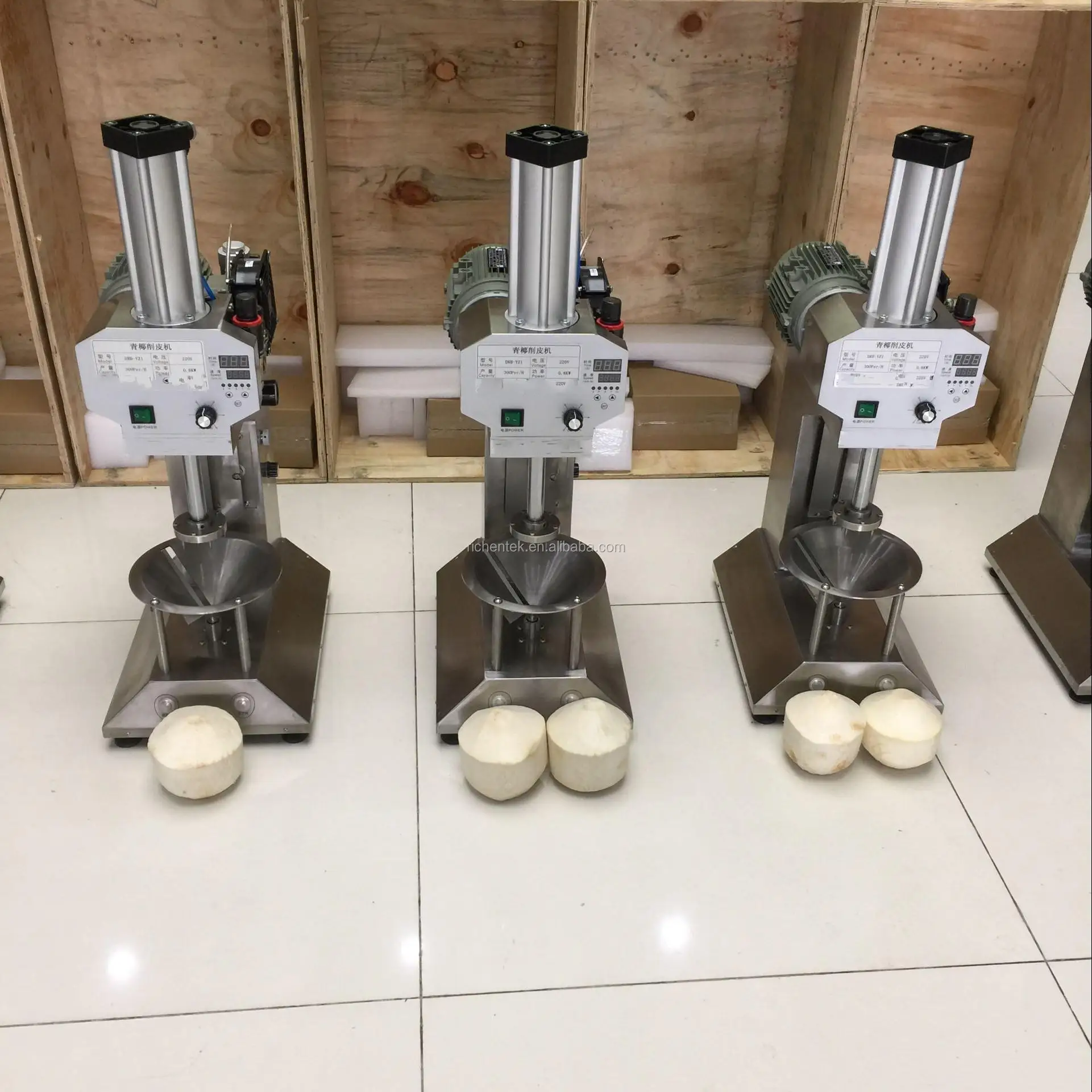 Automatic Green Tender Young Coconut Shell Skin Peeling Cutting Machine