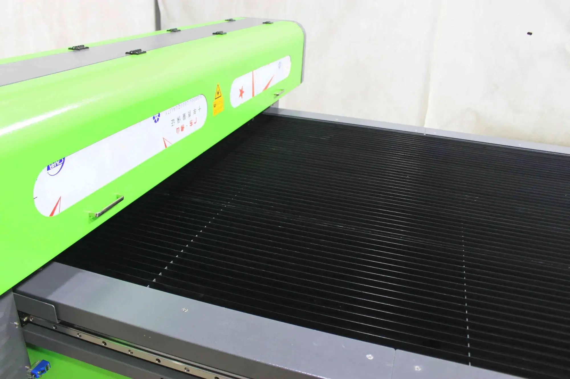 die_board_laser_cutting_machine