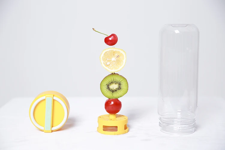 700ml BPA FREE Wholesale Plastic Bottle Water Bottle Fruit Infuser Water Bottle