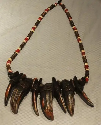 Registro de Maravillas Amazing-Huge-Tribal-Tusk-Necklace