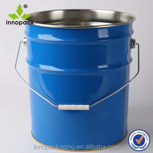 5 gallon buckets with lids