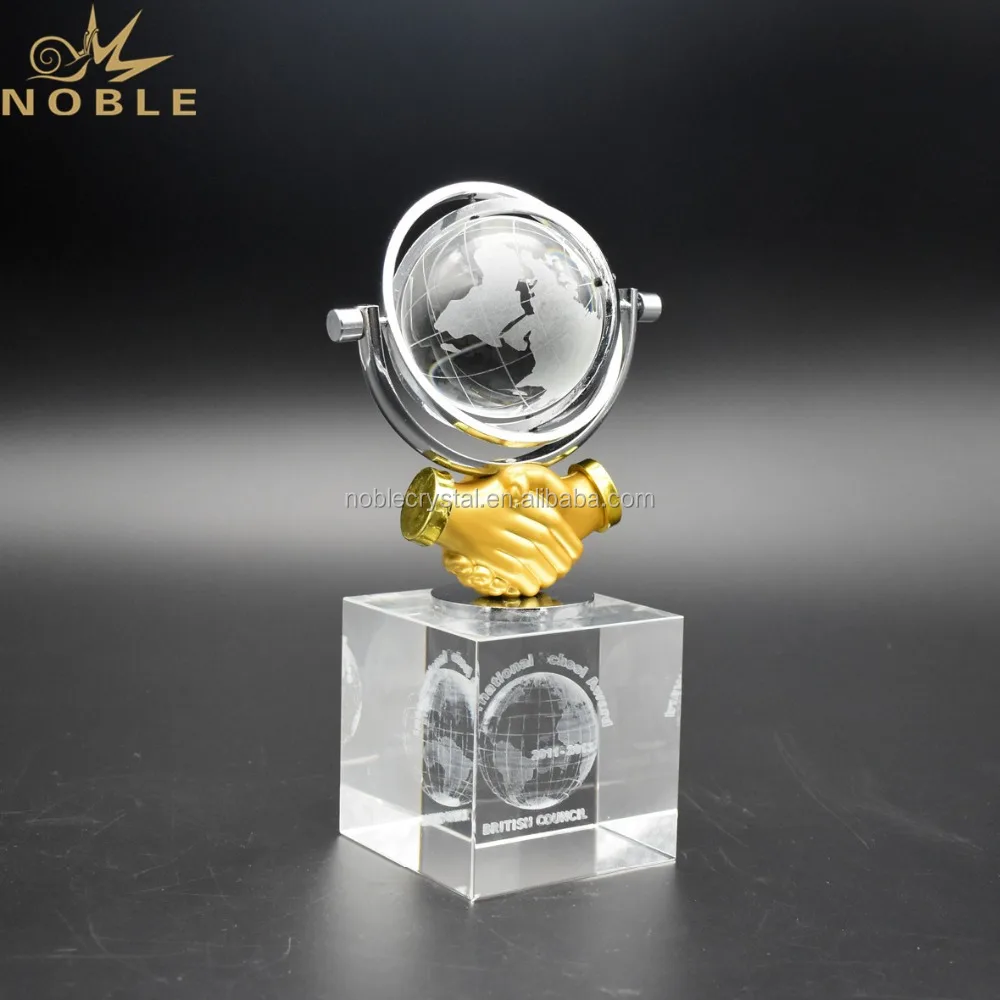 Kristal Jabat Tangan Globe Trophy Di 3d Laser Cube Base Buy