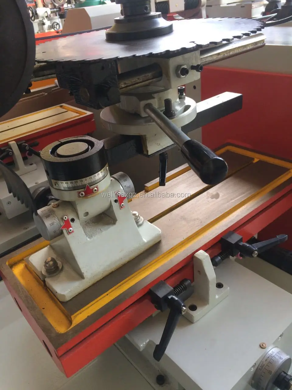 grinding machine.jpg