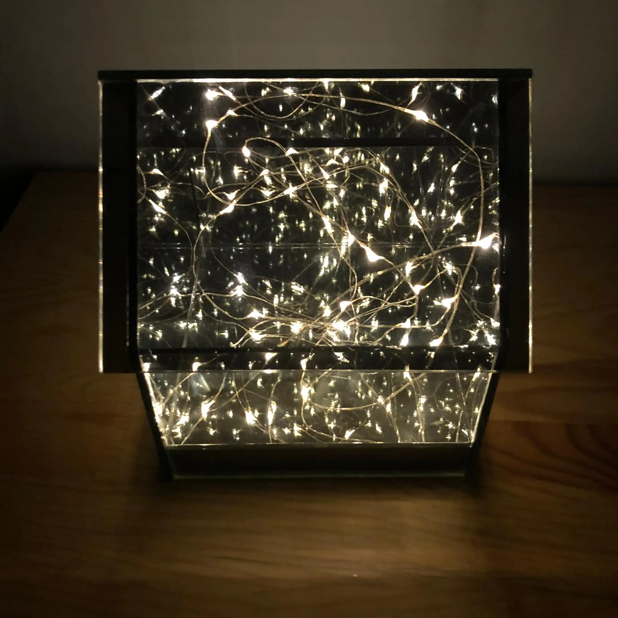 房子形状无限镜子 led