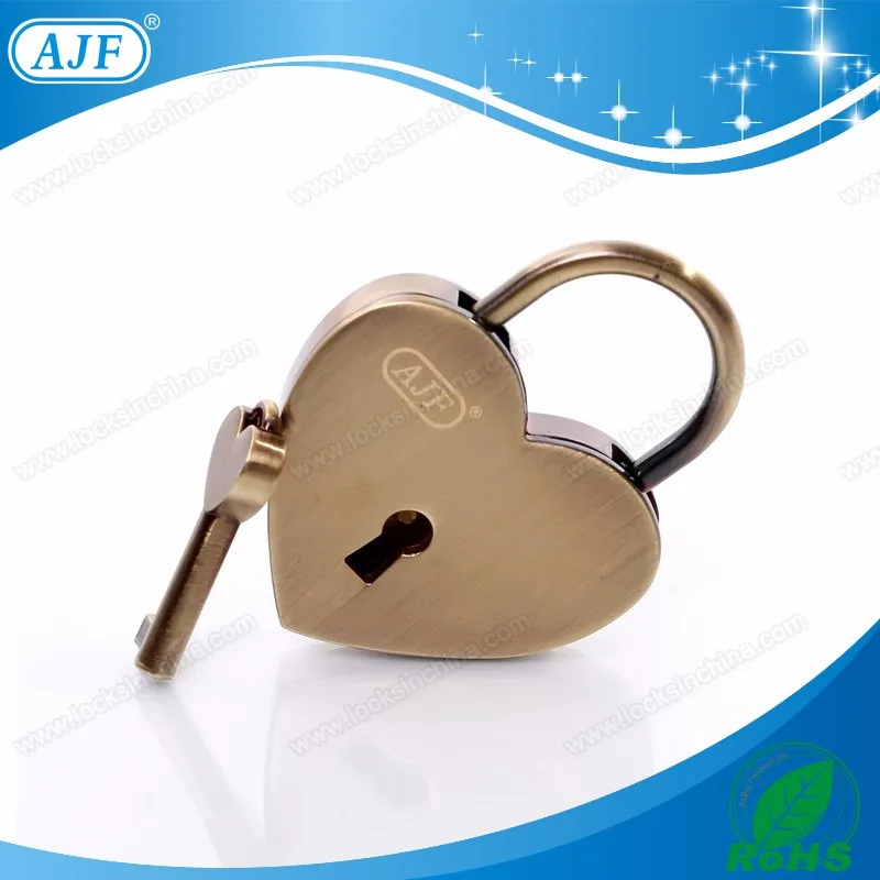 A01-021AB antique bronze love lock.jpg