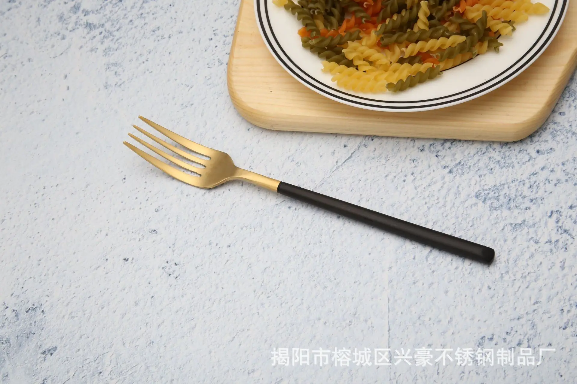Luxury Gold Coated Titanium Plated Stainless Steel Flatware Set Fork Spoon Knife