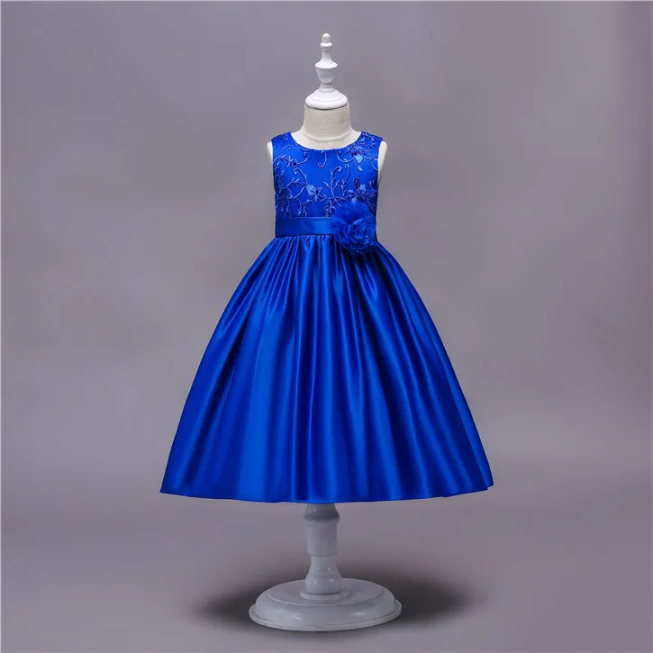 vestido azul menina