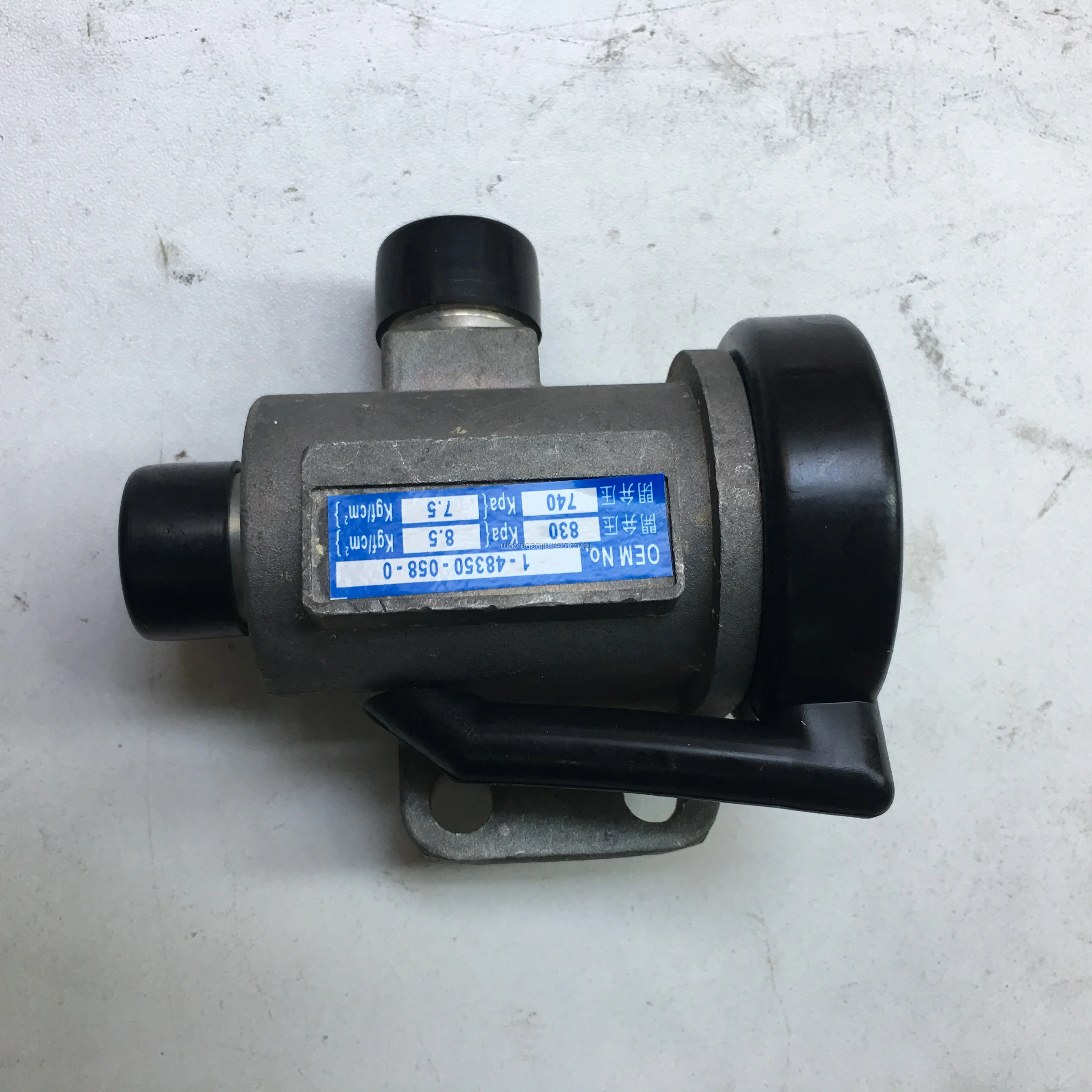 Air Control Governor Valve For Cxz Cyz Exr Exz Eyz 10pe1 6wf1 Giga Truck Parts 1483500580