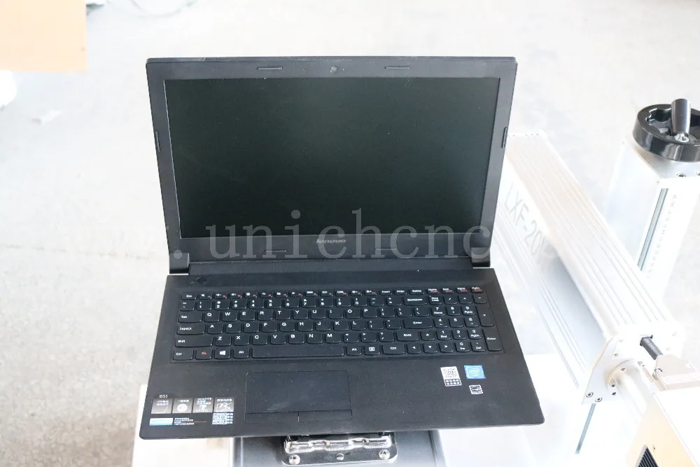 hot style Protable mini fiber 20w 30w 50w/laser marking machine for metal