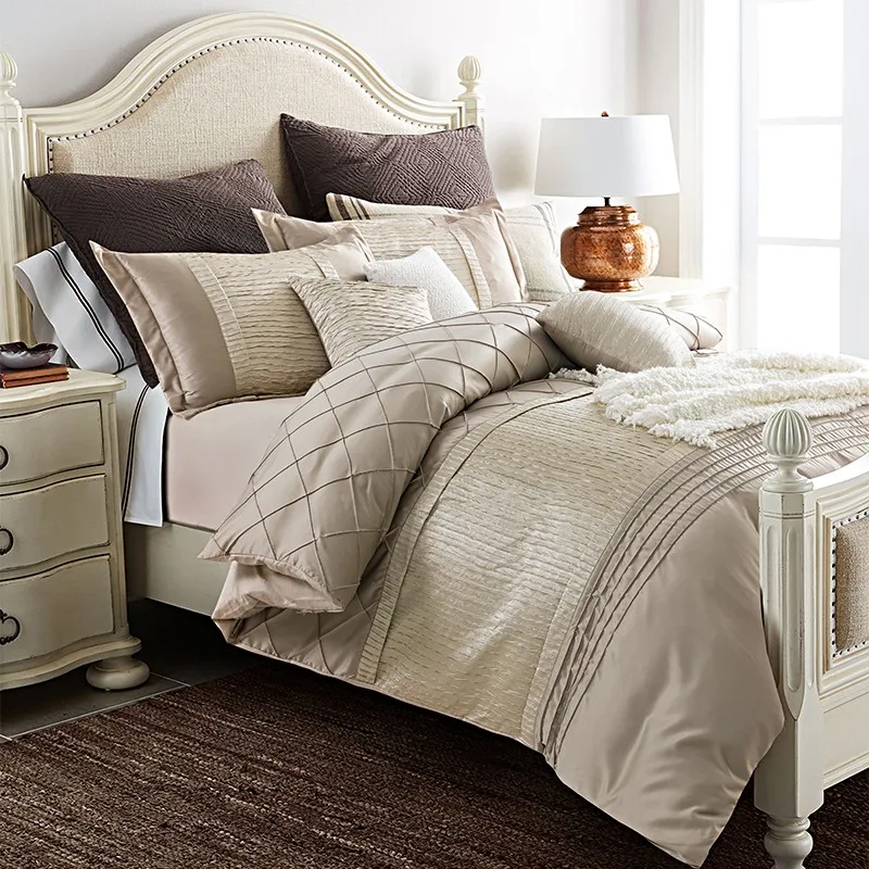 2017 Newest Style Luxury Wedding Bed Set Dubai Market King Size Bedding