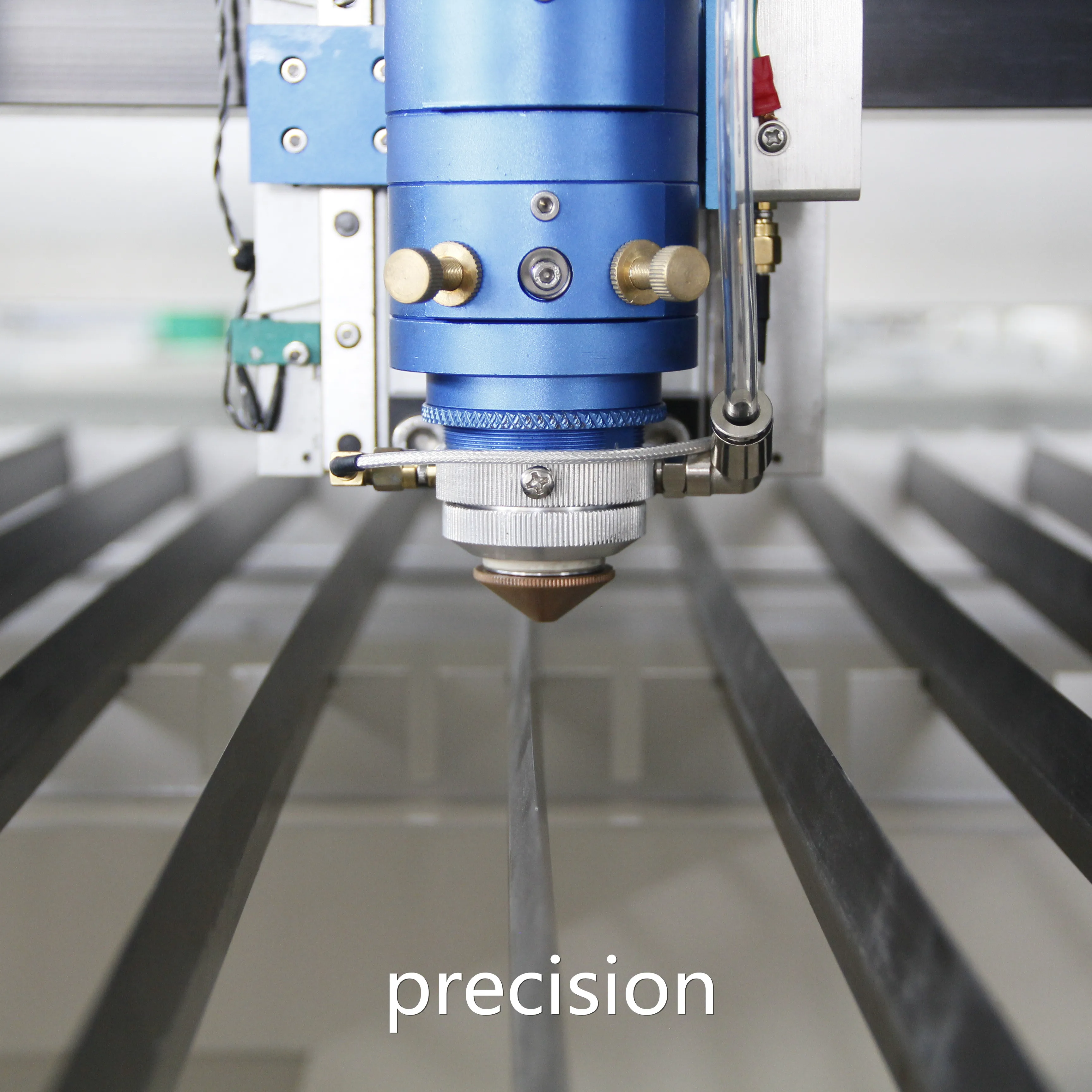 1.5mm stainless steel cnc metal laser cut machine 1300*2500mm with Reci W6