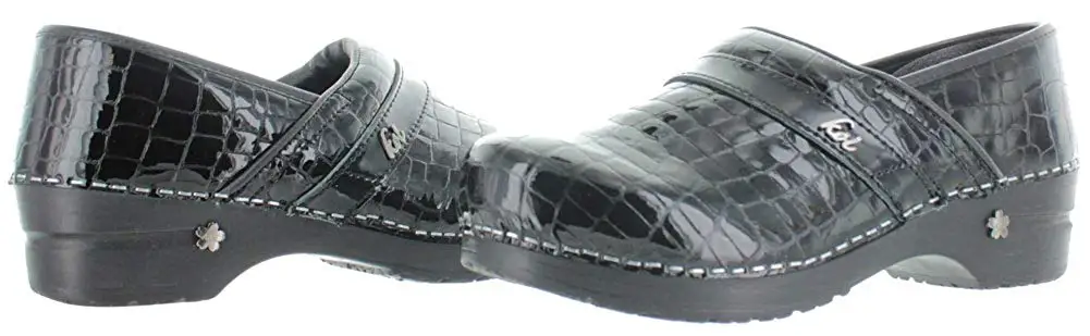 comfortable stylish clogs