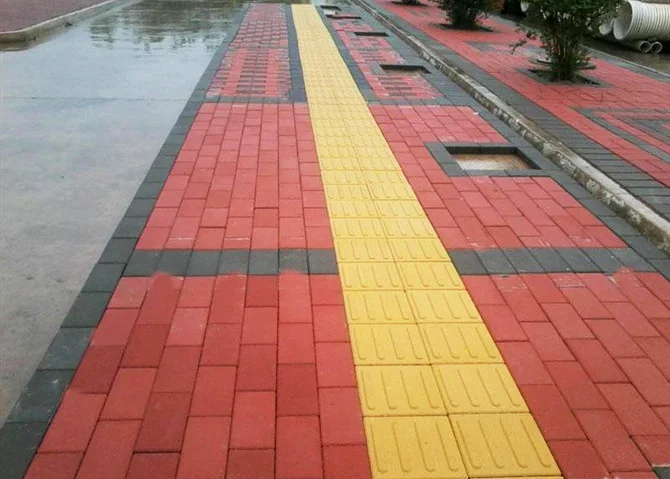 黄色红色灰色粘土铺路砖