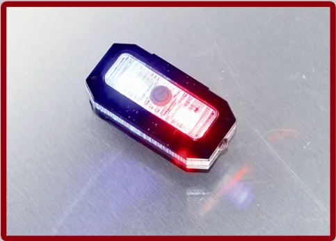 police shoulder lights .png