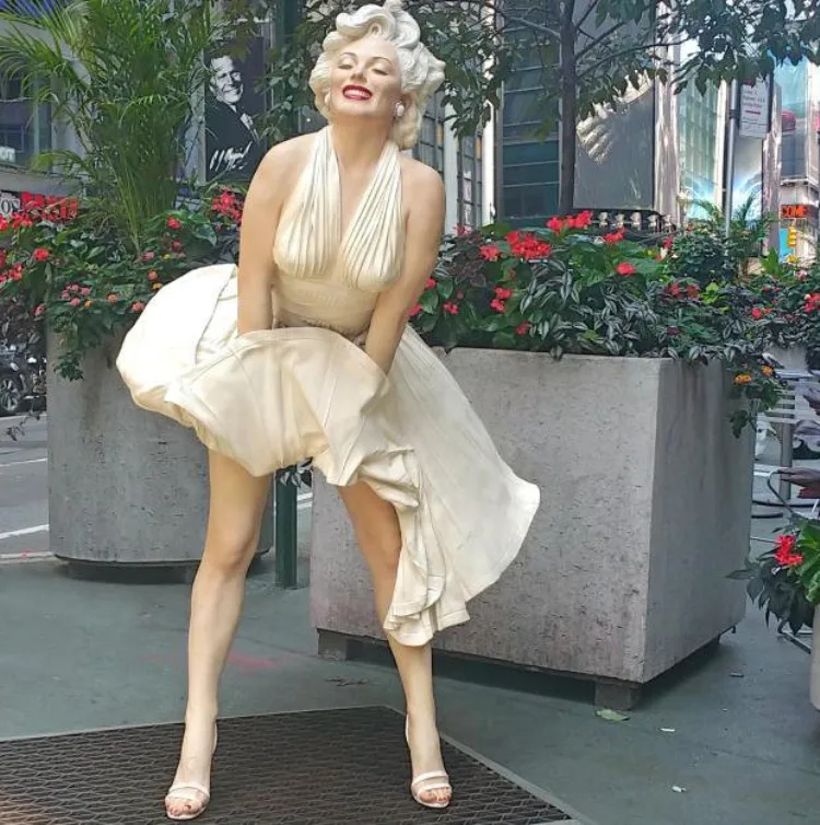 Life Size Polyresin Sexy Movie Star Fiberglass Marilyn Monroe Statue Buy Marilyn Monroe Statue 9188