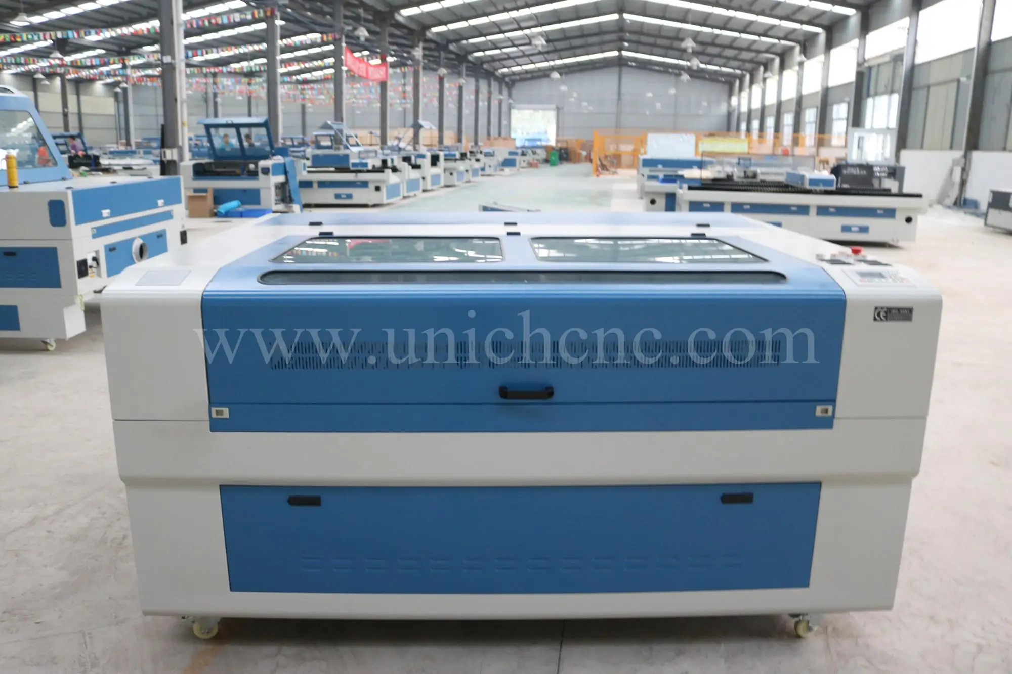 2016 UNICHCNC high precision cnc engraver cutter/four laser heads/fabric laser cutting machine