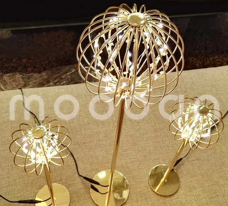 Modern Counter Advertising Display 24K Gold Metal ball Exhibition LED table lamp for shop prop