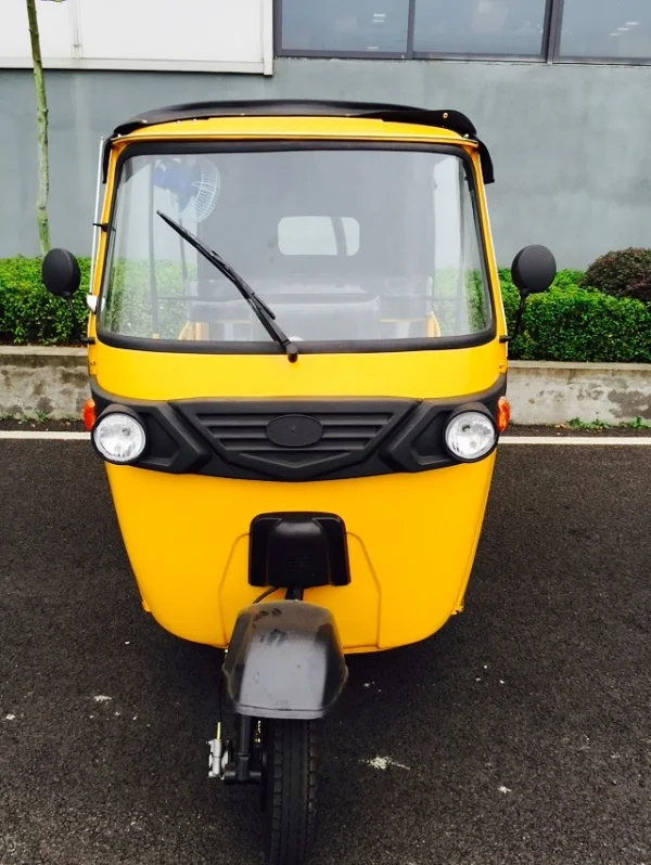 New Design Bajaji Style 5 Forward & 1 Reverse Tuktuk Three Wheel ...