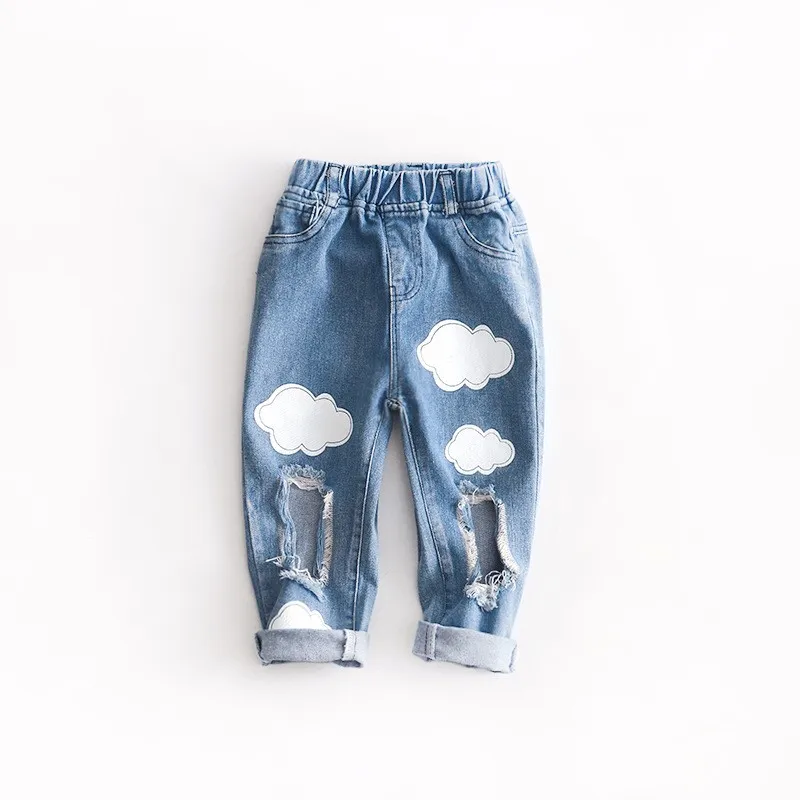Jeans Ketat Desain Bordir 