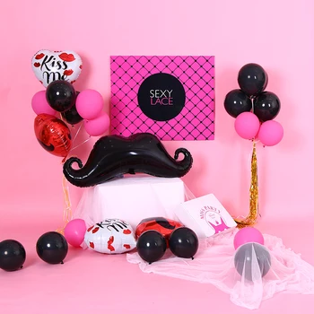 black beard balloon kiss