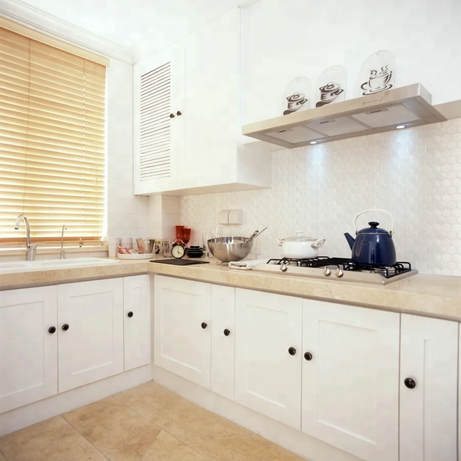 Precio bajo baño azulejo de pared hojas diseño de color blanco sólido