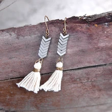 2017 Mujeres Étnico Beige Hilo de La Borla Cuelga Los Pendientes con Mineral Natural Colgante Chapado