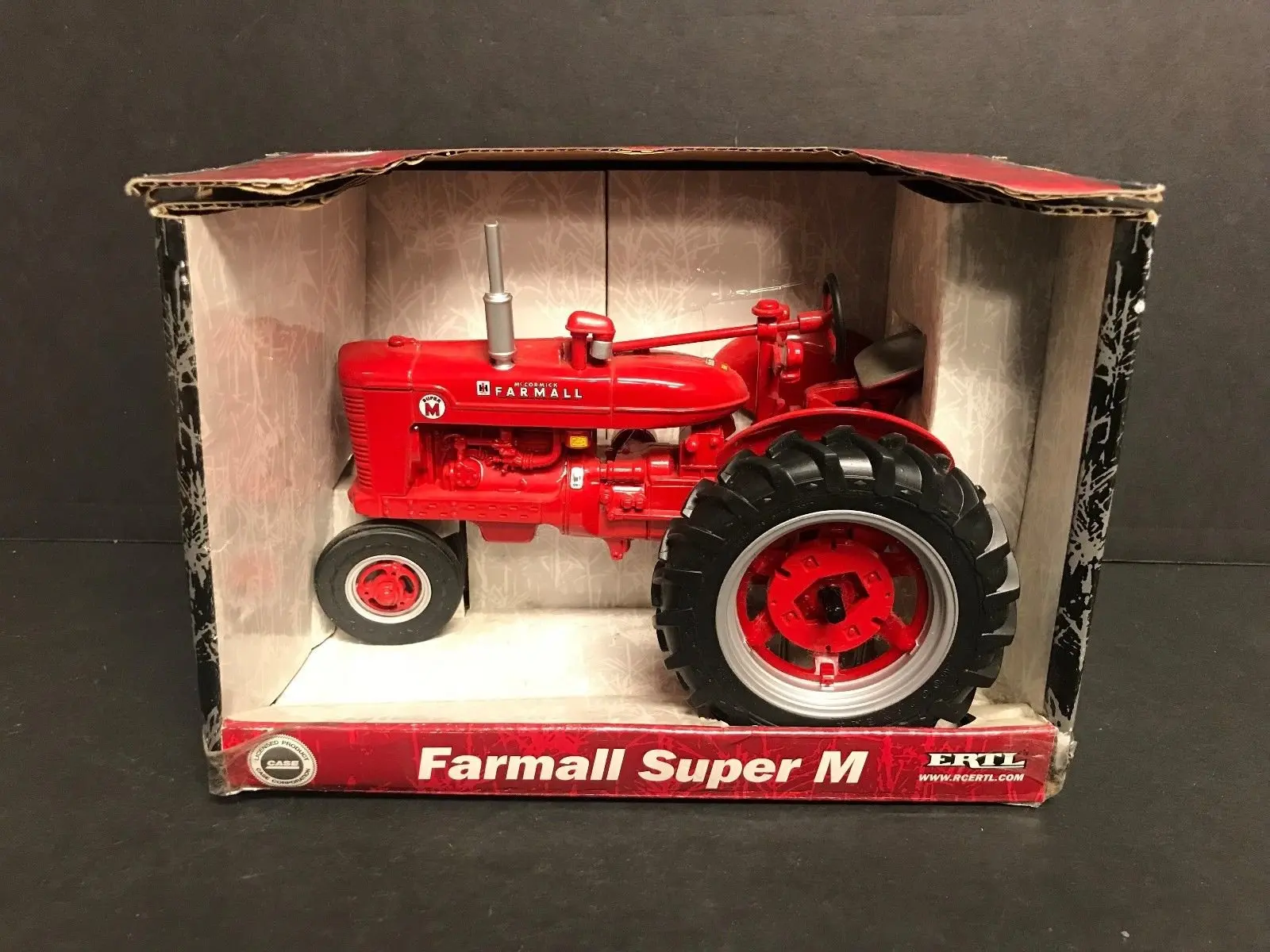 Get Quotations · Farmall Super M Tractor ERTL 1/16 scale Die-Cast Metal McCormick  Farmall Case