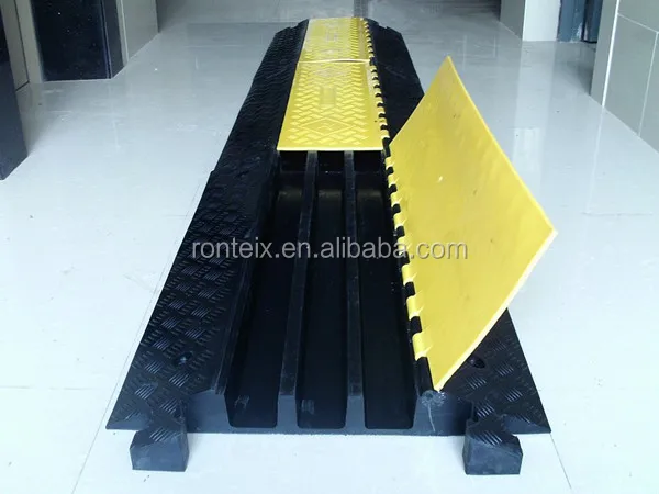 flexible 3 channel rubber cable protector from Wuhan Jackwin