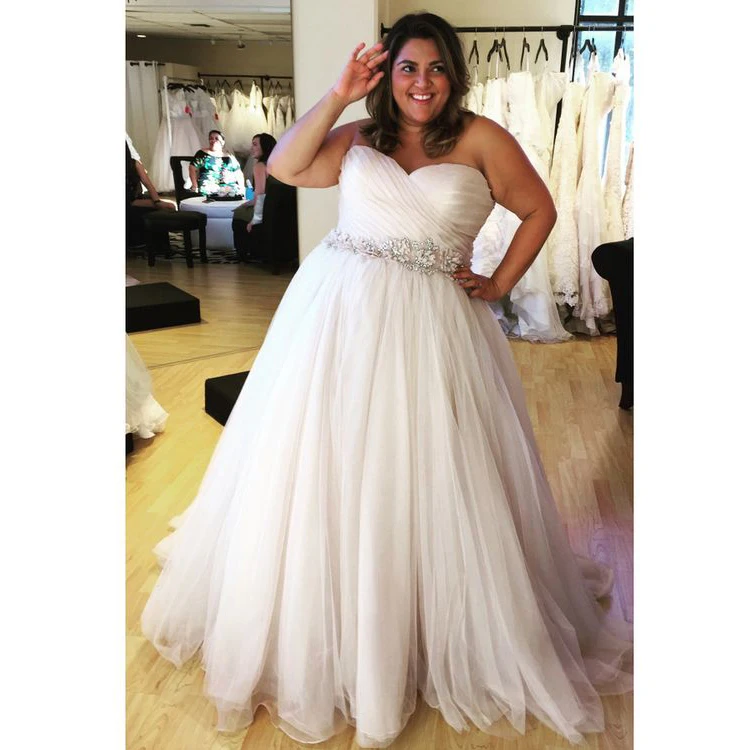 fat women in wedding dresses