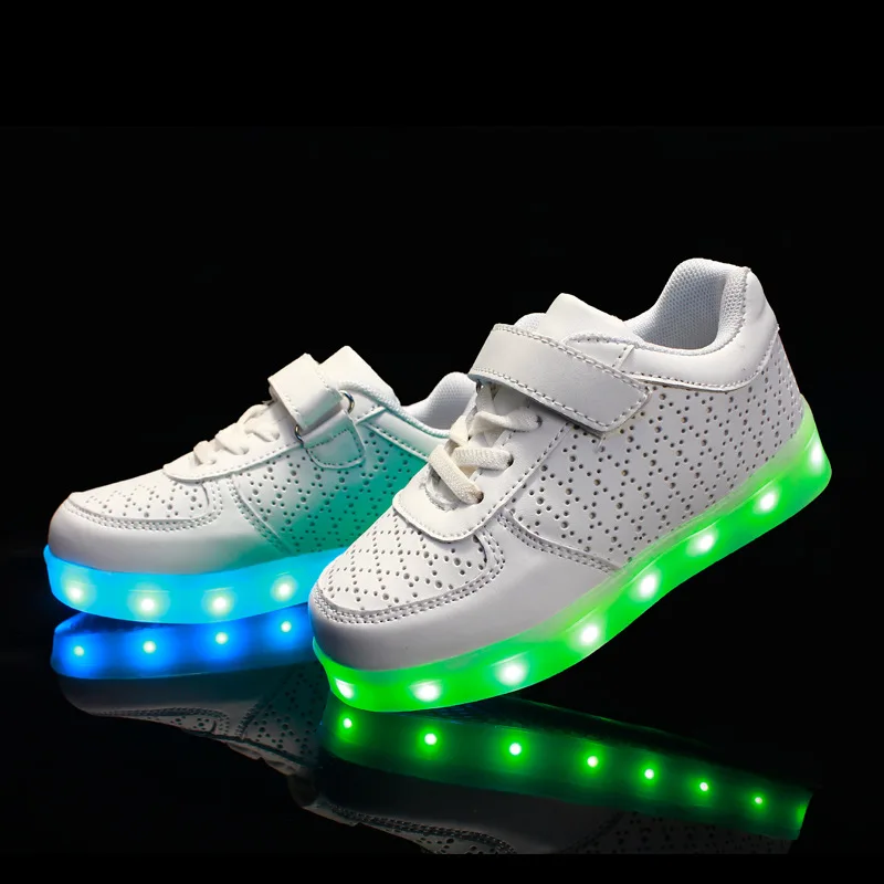Hot high quality autumn and winter white men Tongfa Guang led sneakers luminous shoes boys sport