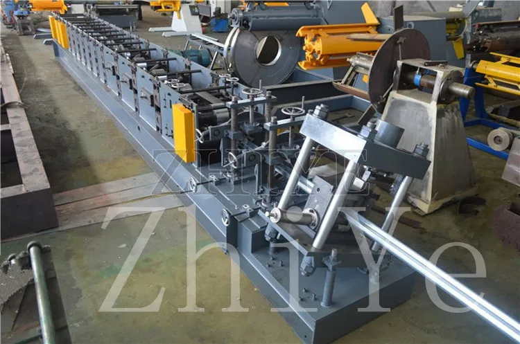 China Z Cold Roll Forming Machine__.jpg