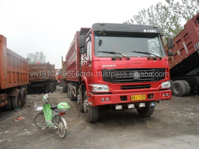 howo dump truck (12 tires).jpg