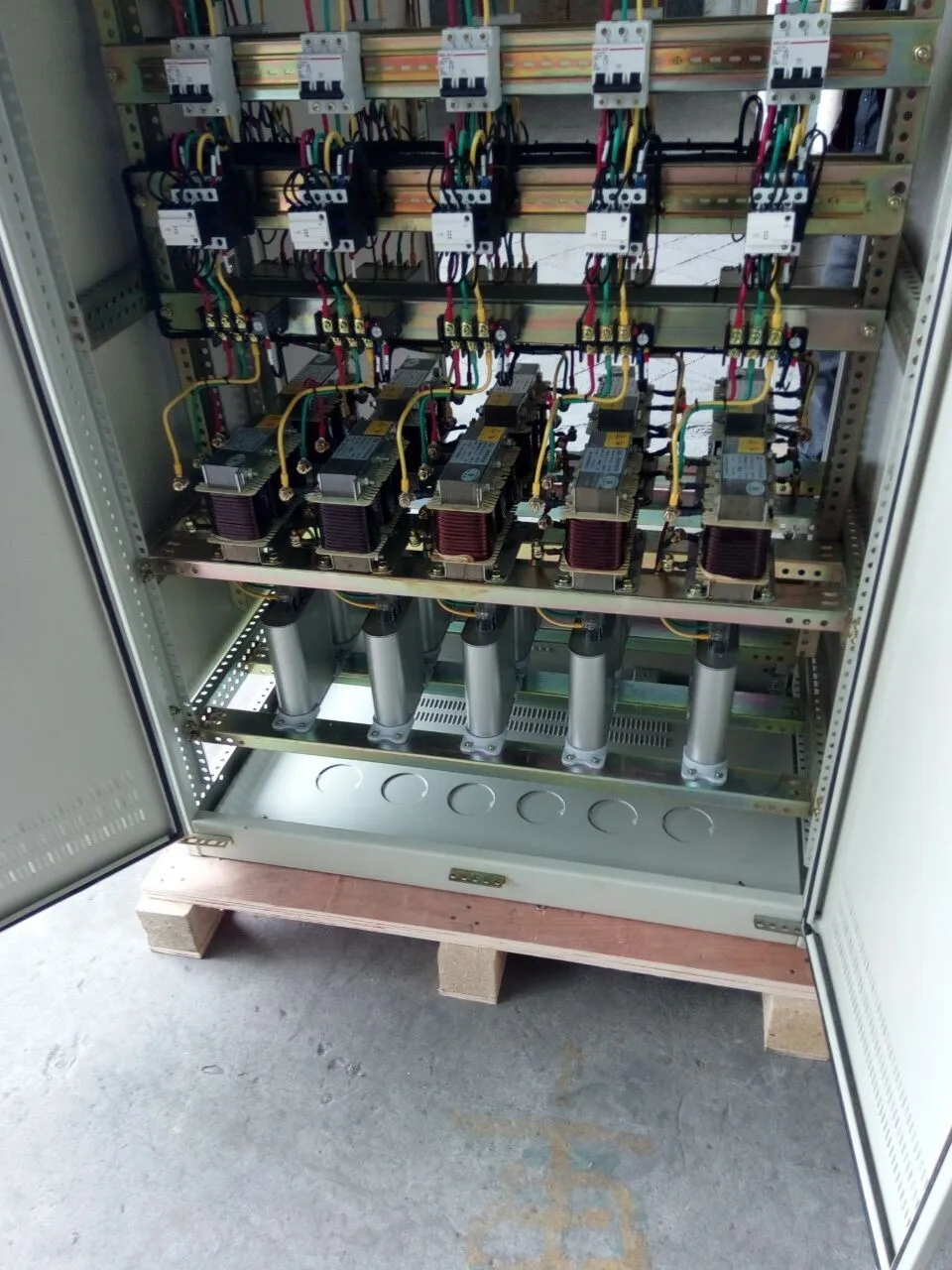 Capacitor Bank (dynamic Type,Good Quality) Buy Kvar Capacitor Banks
