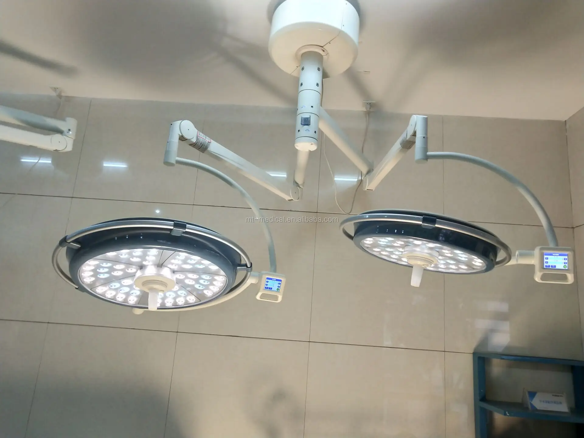 NEW Medical Equipment Suppliers/LED Surgical Operating Light