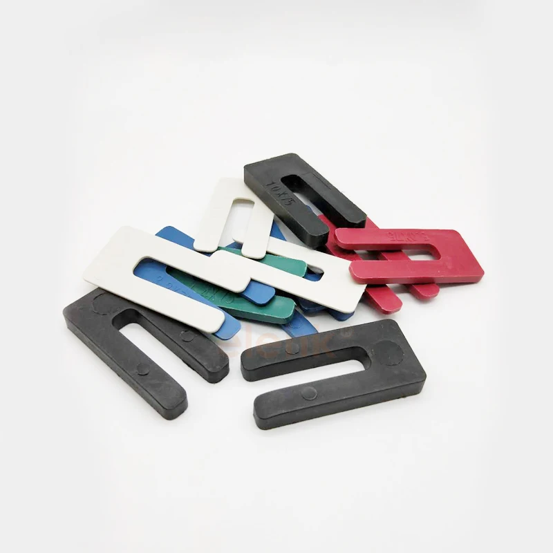 horseshoe window packers