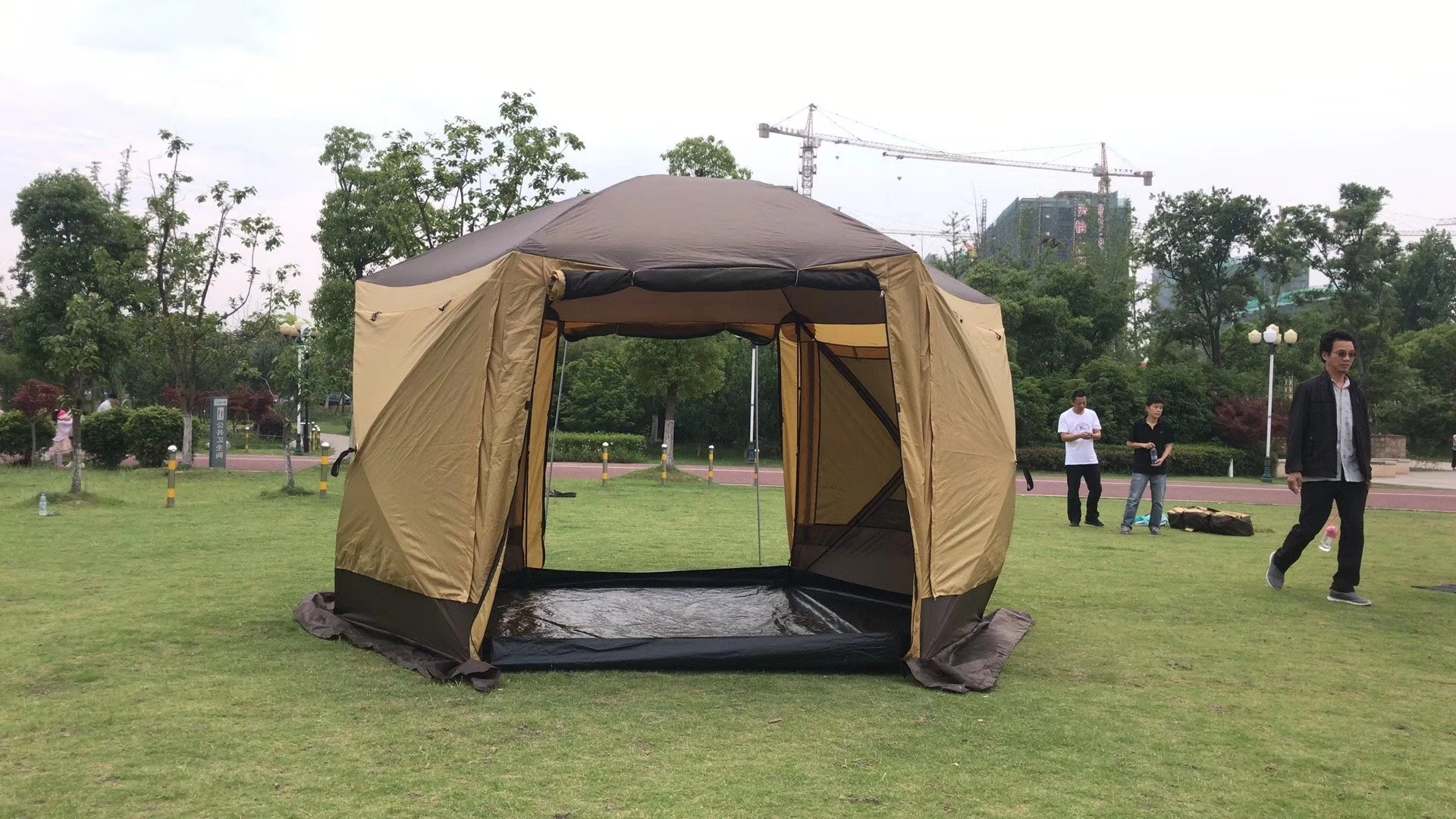 Hunting Tent Outdoor Ice Fishing Tent All Season Waterproof Large