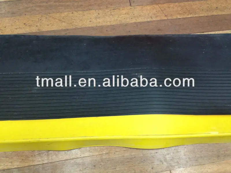 Grada goma negra amarillo estriada.JPG
