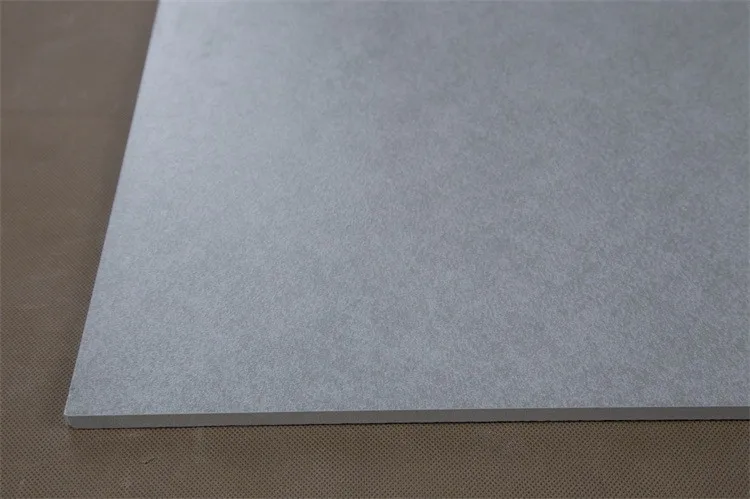 2019 Hot Selling Matt Finish Rustic Light Gray Anti Skid Ceramic Tiles for Dubai