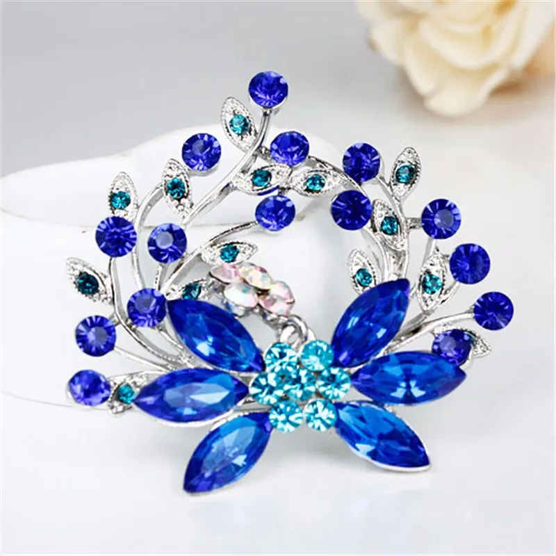 RHINESTONE BROOCH (3).jpg